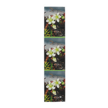 Load image into Gallery viewer, Table Runner (Cotton, Poly) Nerriviup qalia Arctic Flora