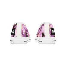 Load image into Gallery viewer, Arnanut ateraasat ARCTIC FLORA SNEAKERS
