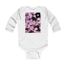 Load image into Gallery viewer, Infant Long Sleeve Bodysuit Meeraaqqanut
