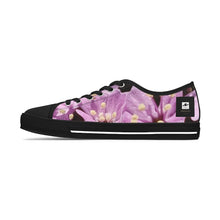 Load image into Gallery viewer, Arnanut ateraasat ARCTIC FLORA SNEAKERS
