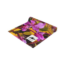 Load image into Gallery viewer, Table Runner (Cotton, Poly) Nerriviup qalia - angissutsit assigiinngitsut, annoraamineq perrattorlu toqqarneqarsinnaapput
