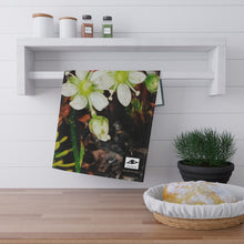 Load image into Gallery viewer, Kitchen Towel Tiitorfiit allarutaat Arctic Flora
